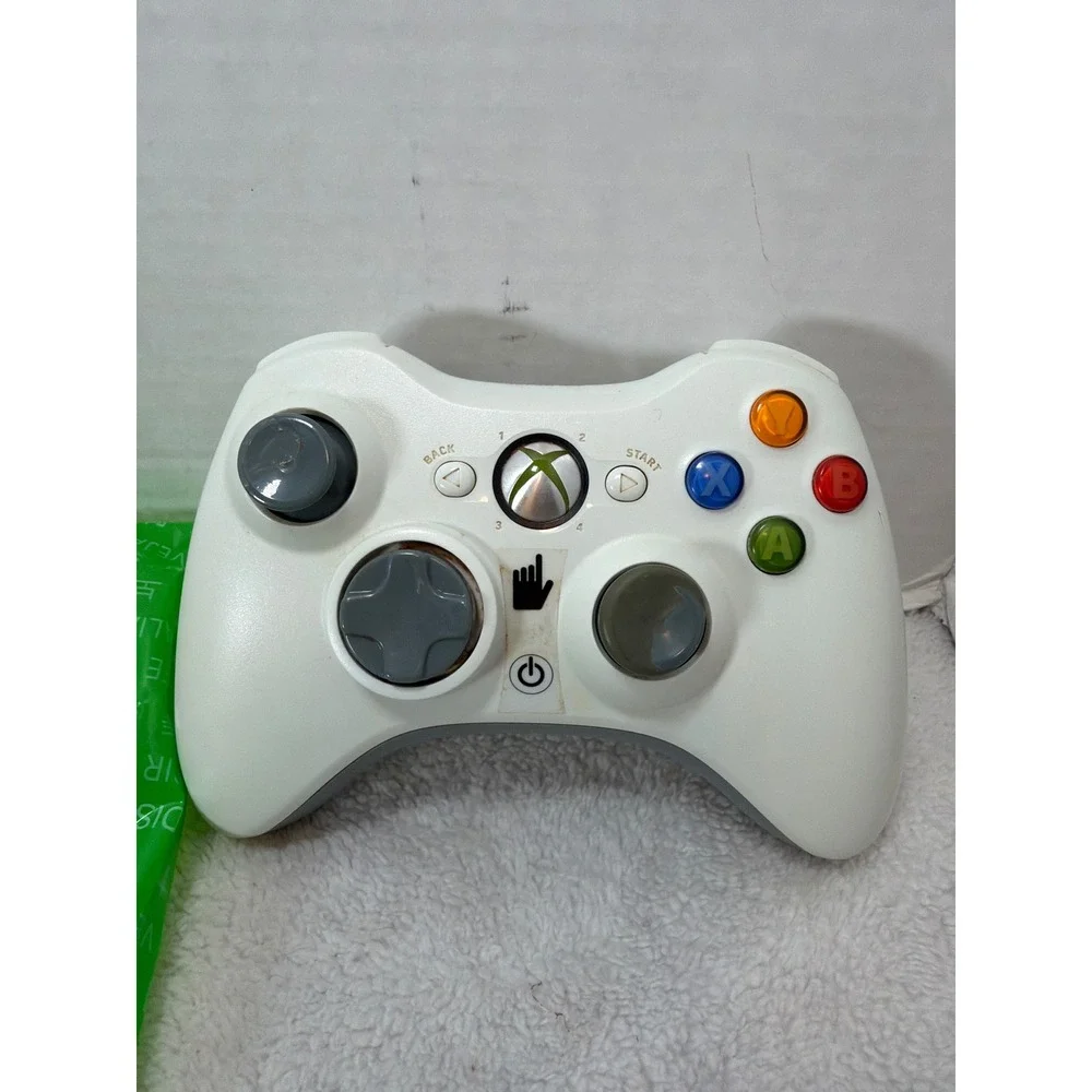 Microsoft Xbox 360 Wireless Controller White Nyko Power Pak Bundle w Charger